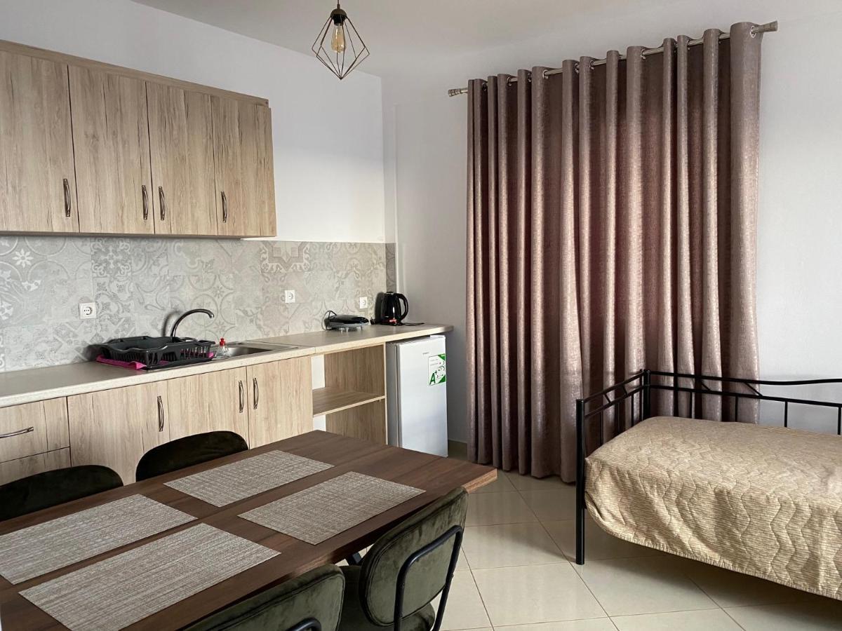 Mediterranean Apartments Himarë Exterior foto